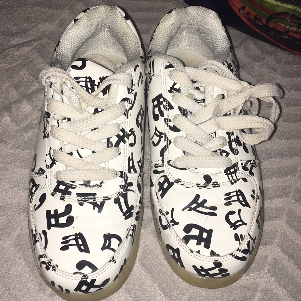 Rechargeable LED Sneakers